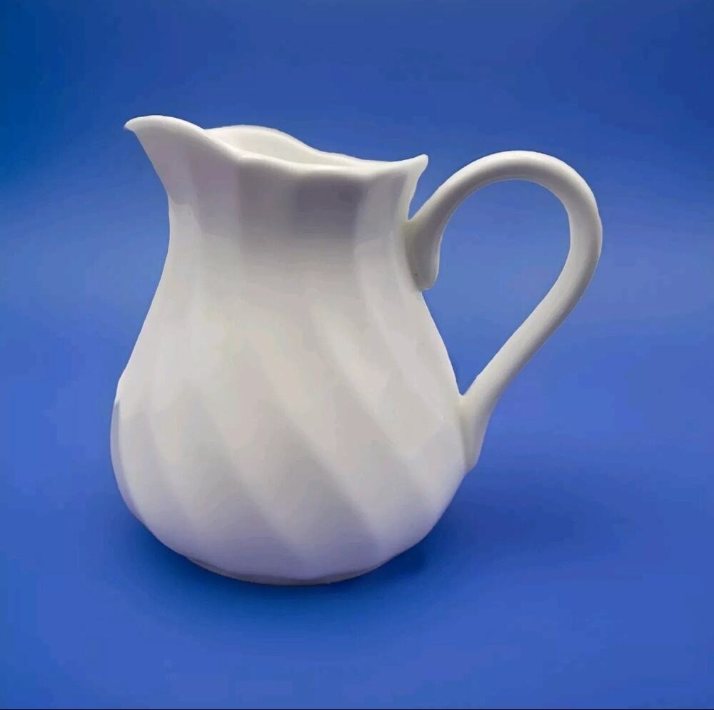Vtg Wedgwood Candlelight Creamer Swirl Pattern Discontinued 3" Syrup